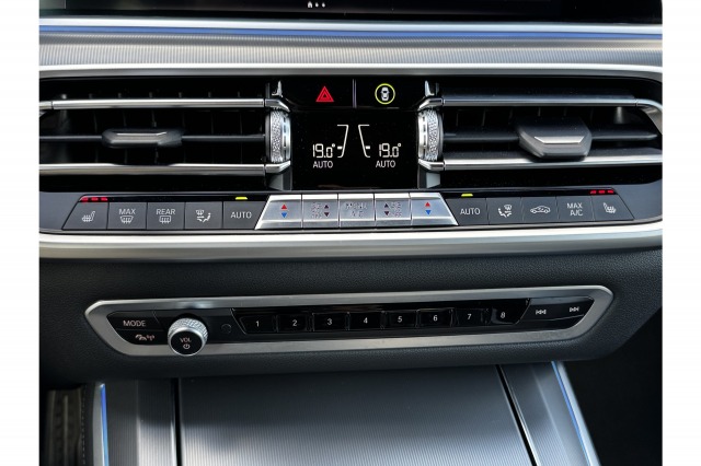 BMW X5 xDrive45e High Executive M-Sport | Pano | Laser | B&W Audio | Head Up | €54.900,- Incl. BTW BMW X5 xDrive45e High Executive M-Sport | Pano | Laser | B&W Audio | Head Up | €54.900,- Incl. BTW