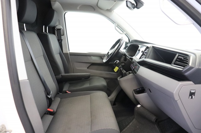 Volkswagen Transporter 2.0 TDI 150PK L2 - EURO 6 - Airco - Navi - Cruise - € 15.900,- Excl.