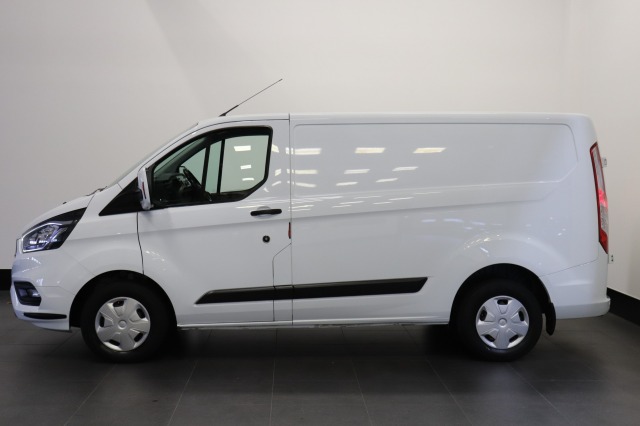 Ford Transit Custom 2.0 TDCI EURO 6 - Airco - Cruise - PDC - €11.900,- Excl. Ford Transit Custom 2.0 TDCI EURO 6 - Airco - Cruise - PDC - €11.900,- Excl.