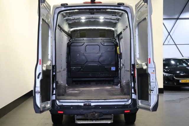 Ford Transit 2.0 TDCI 130PK L3H3 EURO 6 - Airco - Navi - Cruise - Camera - € 11.900,- Excl.