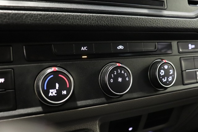 Volkswagen Crafter 2.0 TDI 177PK L4 DC Openlaadbak EURO 6 - Airco - Cruise - Camera - €23.900,- Excl.