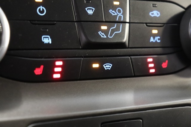 Ford Transit Custom 2.0 TDCI 130PK L1H2 Automaat EURO 6 - Airco - Cruise - Camera - €14.900,- Excl.