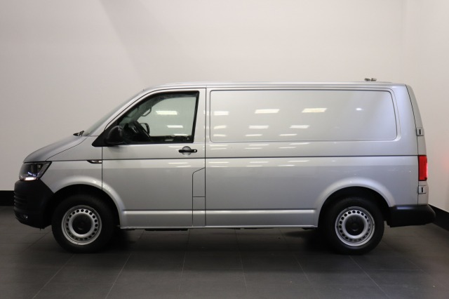 Volkswagen Transporter 2.0 TDI 150PK Automaat EURO 6 - Airco - Navi - Cruise - €14.950,- Excl. Volkswagen Transporter 2.0 TDI 150PK Automaat EURO 6 - Airco - Navi - Cruise - €14.950,- Excl.