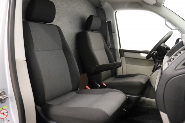 Volkswagen Transporter 2.0 TDI 150PK Automaat EURO 6 - Airco - Navi - Cruise - €14.950,- Excl. Volkswagen Transporter 2.0 TDI 150PK Automaat EURO 6 - Airco - Navi - Cruise - €14.950,- Excl.