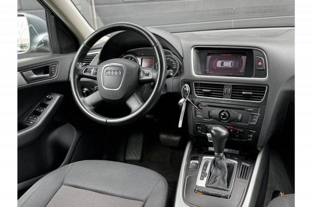 Audi Q5 2.0 TFSI quattro Automaat | Climate | PDC | 20''LM velgen | €11.900,- Incl. BTW Audi Q5 2.0 TFSI quattro Automaat | Climate | PDC | 20''LM velgen | €11.900,- Incl. BTW