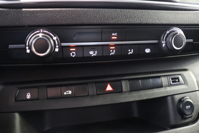 Opel Vivaro 2.0 BlueHDi 145PK L3 EURO 6 - Airco - Navi - Cruise - € 16.499.- Excl. Opel Vivaro 2.0 BlueHDi 145PK L3 EURO 6 - Airco - Navi - Cruise - € 16.499.- Excl.