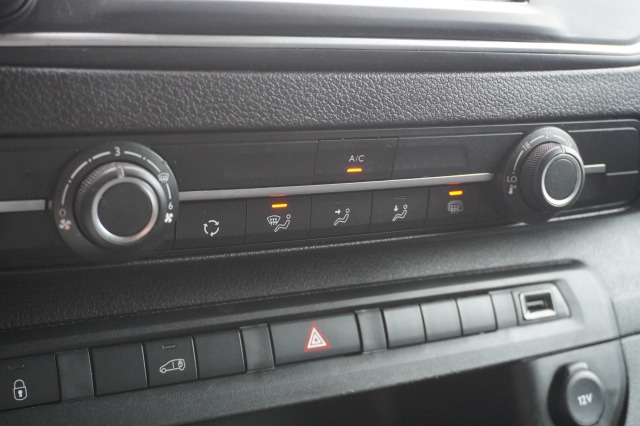 Opel Vivaro 2.0 BlueHDi 145PK L3 EURO 6 - Airco - Navi - Cruise - € 17.950,- Excl.