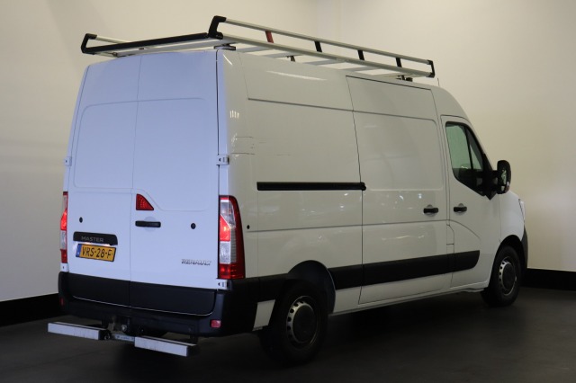 Renault Master 2.3 dCi 135PK L2H2 - EURO 6 - Airco - Cruise - PDC - Camera - €15.950,- Excl.