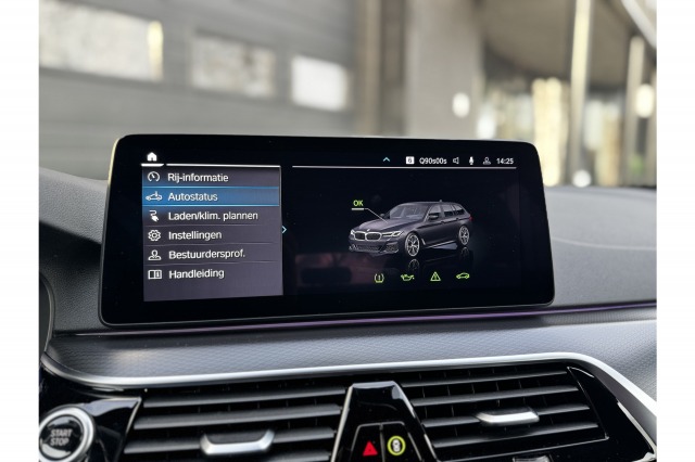 BMW 5 Serie Touring 530e xDrive High Executive M Sport | Massage | H&K | 20'' | 360 Camera | € 25.900,- incl. BTW