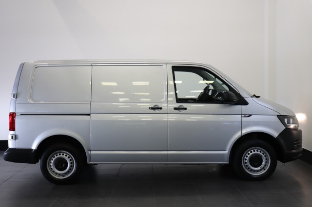 Volkswagen Transporter 2.0 TDI 150PK EURO 6 - Airco - Navi - Cruise - €18.499,- Excl.