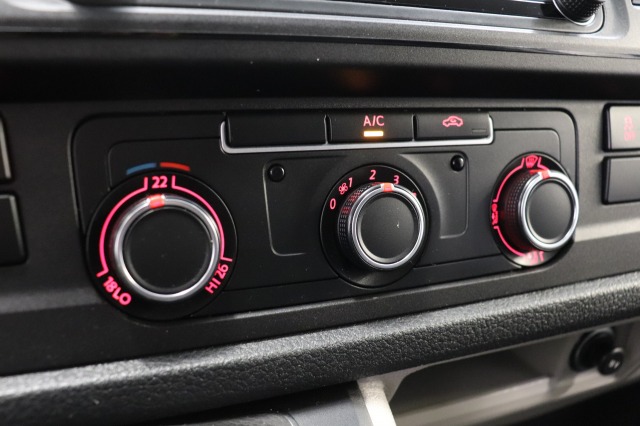 Volkswagen Transporter 2.0 TDI 150PK EURO 6 - Airco - Navi - Cruise - €18.499,- Excl.