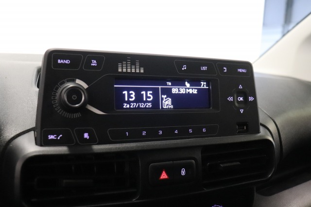 Toyota PROACE CITY 1.5 D-4D 102PK Runner L2 - Airco - Cruise - Trekhaak - € 10.900,-  Ex. BTW