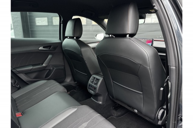 CUPRA Formentor 1.4 e-Hybrid Performance 204PK | Camera | ACC | 19'' | Stoel en stuur verw. | Carplay | €25.900,-