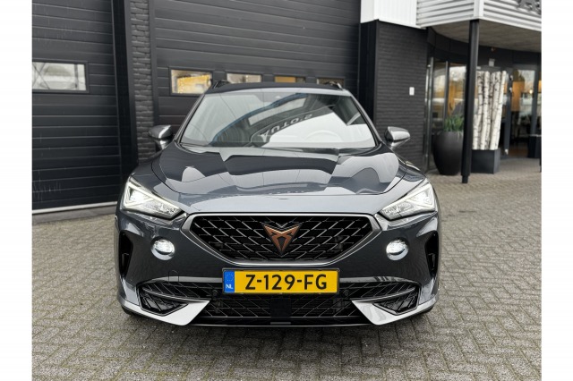 CUPRA Formentor 1.4 e-Hybrid Performance 204PK | Camera | ACC | 19'' | Stoel en stuur verw. | Carplay | €25.900,-