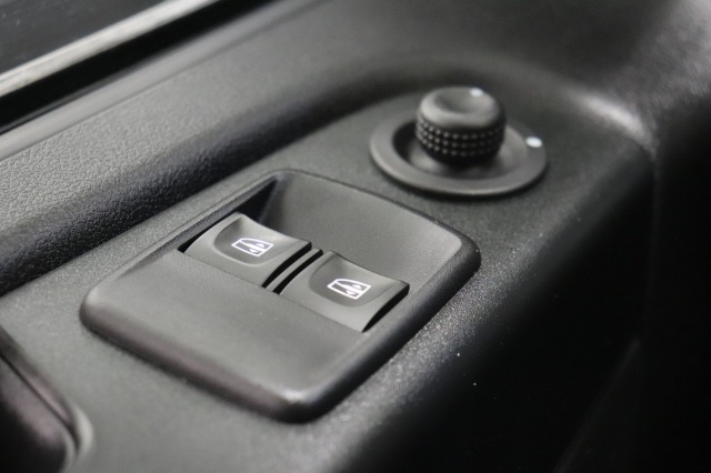 Renault Trafic 2.0 dCi 145PK 2x Schuifdeur EURO 6 - Airco - Navi - Cruise - € 11.499,- Excl.