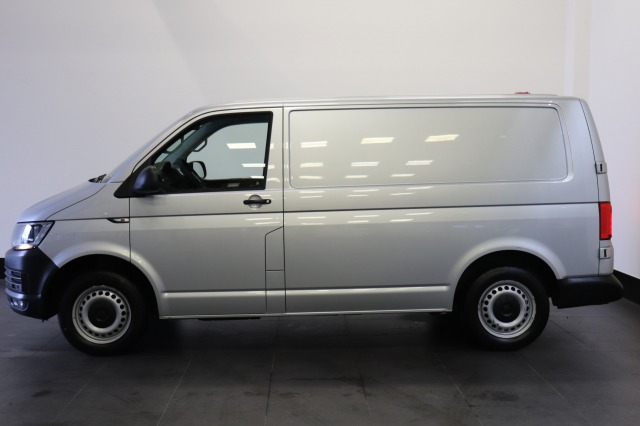 Volkswagen Transporter 2.0 TDI 150PK Automaat EURO 6 - Airco - Navi - Cruise - €14.950,- Excl. Volkswagen Transporter 2.0 TDI 150PK Automaat EURO 6 - Airco - Navi - Cruise - €14.950,- Excl.