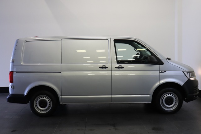 Volkswagen Transporter 2.0 TDI 150PK Automaat EURO 6 - Airco - Navi - Cruise - €14.950,- Excl. Volkswagen Transporter 2.0 TDI 150PK Automaat EURO 6 - Airco - Navi - Cruise - €14.950,- Excl.
