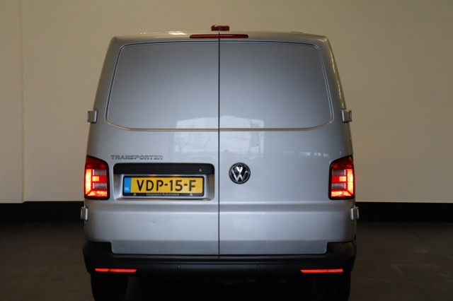 Volkswagen Transporter 2.0 TDI 150PK Automaat EURO 6 - Airco - Navi - Cruise - €14.950,- Excl. Volkswagen Transporter 2.0 TDI 150PK Automaat EURO 6 - Airco - Navi - Cruise - €14.950,- Excl.