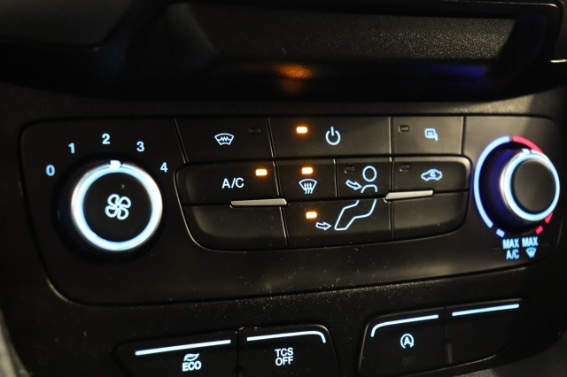 Ford Transit Connect 1.5 EcoBlue 120PK Automaat EURO 6 - Airco - Navi -  Cruise - € 12.950,- Excl.