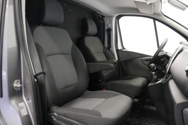 Renault Trafic 2.0 dCi 145PK L2 Automaat EURO 6 - Airco - Navi - Cruise - € 13.950,- Excl.