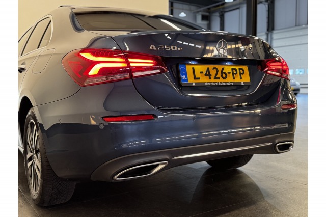 Mercedes-Benz A-Klasse 250 e Business Solution Luxury Limited | Pano | Burmester | Sfeer | Memory | Camera | €20.900,- Incl. BTW
