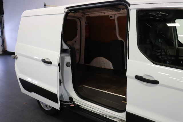 Ford Transit Connect 1.5 EcoBlue L2 EURO 6 - Airco - Carkit - Trekhaak - €9.950,- Excl. Ford Transit Connect 1.5 EcoBlue L2 EURO 6 - Airco - Carkit - Trekhaak - €9.950,- Excl.