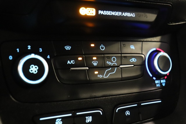 Ford Transit Connect 1.5 EcoBlue L2 EURO 6 - Airco - Carkit - Trekhaak - €9.950,- Excl. Ford Transit Connect 1.5 EcoBlue L2 EURO 6 - Airco - Carkit - Trekhaak - €9.950,- Excl.