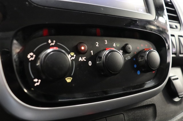 Renault Trafic 1.6 dCi EURO 6 - Airco - Navi - Cruise - €11.900,- Excl.