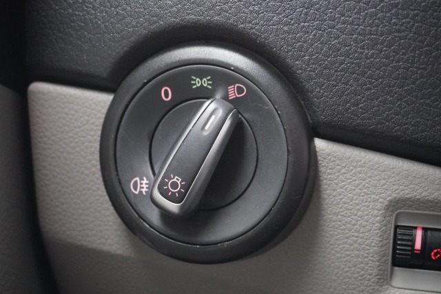 Volkswagen Transporter 2.0 TDI L2 - Airco - Navi - PDC - Trekhaak - € 8.950,- Excl.