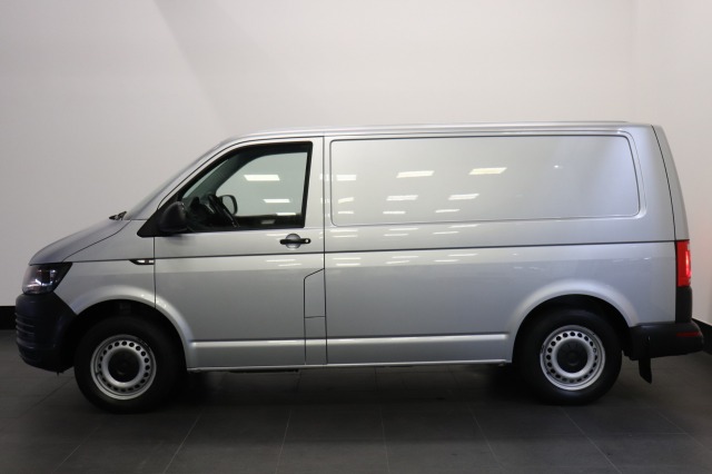 Volkswagen Transporter 2.0 TDI 150PK Automaat EURO 6 - Airco - Navi - Cruise - Carplay - €15.950,- Excl.