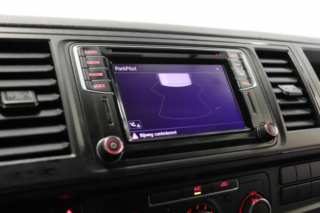 Volkswagen Transporter 2.0 TDI 150PK Automaat EURO 6 - Airco - Navi - Cruise - Carplay - €15.950,- Excl.