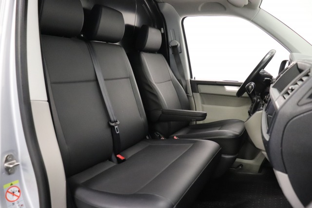 Volkswagen Transporter 2.0 TDI 150PK Automaat EURO 6 - Airco - Navi - Cruise - Carplay - €15.950,- Excl.