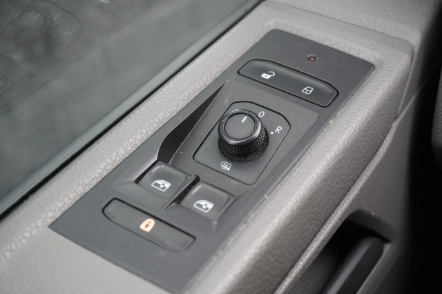 Volkswagen Transporter 2.0 TDI L2 - EURO 6 - Airco - Navi - Cruise - €20.950,- Excl.