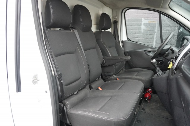 Renault Trafic 2.0 dCi 120PK - EURO 6 - Airco - Navi - Cruise - €11.950,- Excl.