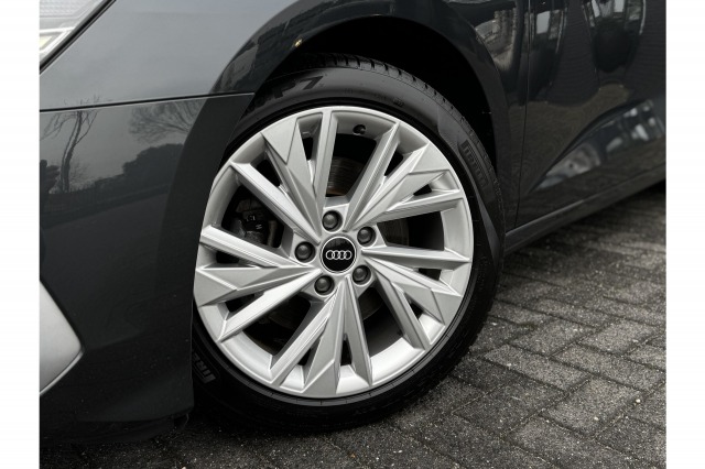 Audi A3 Sportback 35 TFSI 150PK Automaat Business edition | ACC | Carplay | Navi | Trekhaak | €21.900,- incl. BTW Audi A3 Sportback 35 TFSI 150PK Automaat Business edition | ACC | Carplay | Navi | Trekhaak | €21.900,- incl. BTW