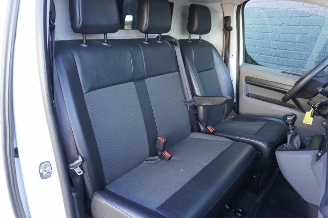 Peugeot Expert 2.0 BlueHDI 122PK EURO 6 - Airco - Cruise - Carplay - €14.900,- Excl.