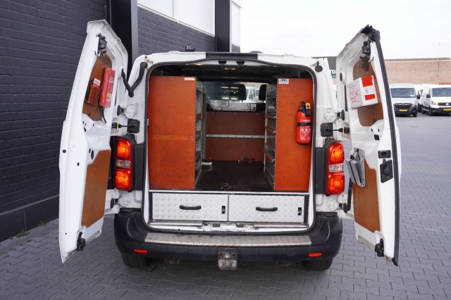 Opel Vivaro 2.0 CDTI 122PK L2 EURO 6 - Airco - Navi - Cruise - €12.900,- Excl.