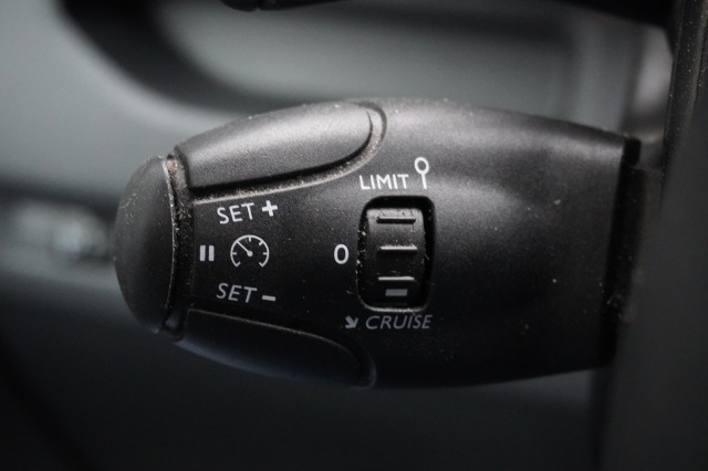 Opel Vivaro 2.0 CDTI 122PK L2 Automaat EURO 6 - Airco - Navi - Cruise - € 12.950,- Excl. Opel Vivaro 2.0 CDTI 122PK L2 Automaat EURO 6 - Airco - Navi - Cruise - € 12.950,- Excl.