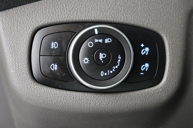 Ford Transit Connect 1.5 EcoBlue 100PK L2 EURO 6 - Airco - Cruise - Trekhaak - € 11.950,- Excl.