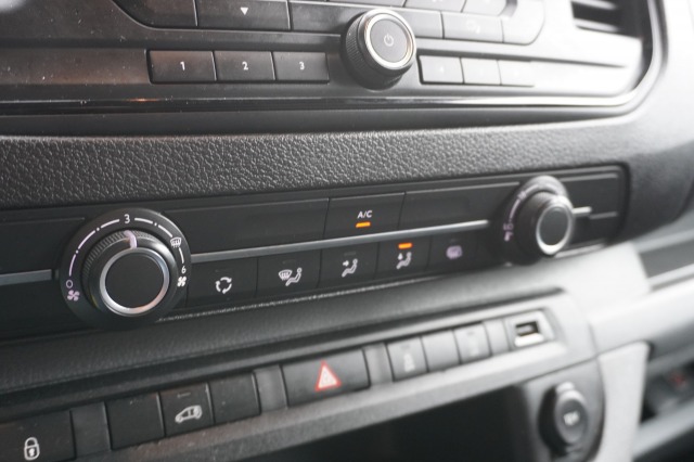 Opel Vivaro 1.5 CDTI - EURO 6 - Airco - Cruise - PDC - €11.900,- Excl. Opel Vivaro 1.5 CDTI - EURO 6 - Airco - Cruise - PDC - €11.900,- Excl.