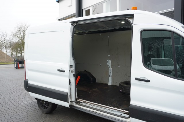 Ford Transit 2.0 TDCI 130PK L3H2 EURO 6 - Airco - Cruise - Camera - €14.950,- Excl.
