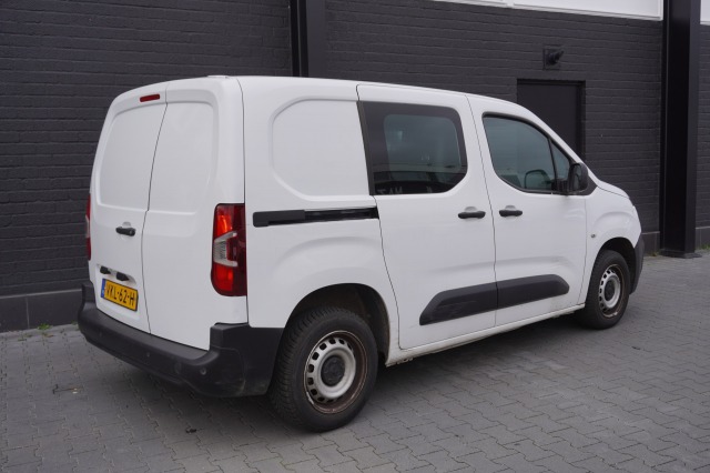 Peugeot Partner 1.2 PureTech Benzine! - Airco - Navi - Cruise - €11.499,- Excl.