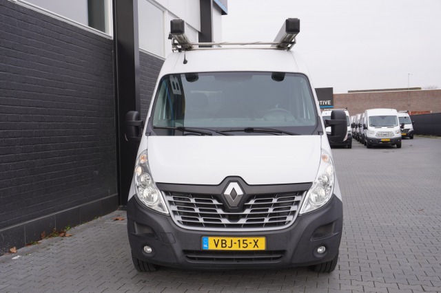 Renault Master 2.3 dCi 130PK L2H2 EURO 6 - Airco - Navi - Cruise - € 11.900,- Excl. Renault Master 2.3 dCi 130PK L2H2 EURO 6 - Airco - Navi - Cruise - € 11.900,- Excl.