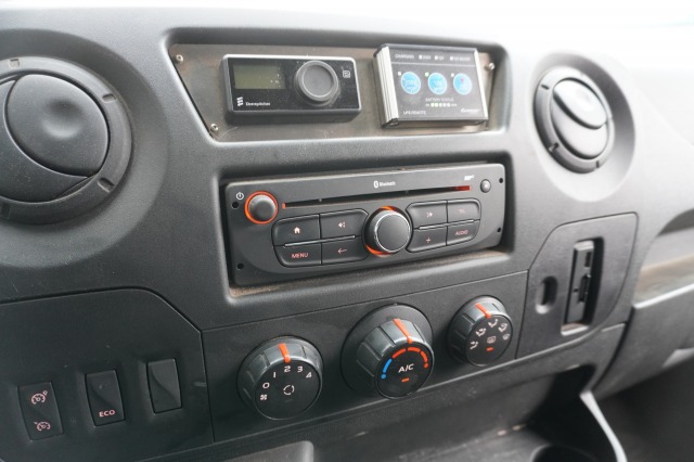 Renault Master 2.3 dCi 130PK L2H2 EURO 6 - Airco - Navi - Cruise - € 11.900,- Excl. Renault Master 2.3 dCi 130PK L2H2 EURO 6 - Airco - Navi - Cruise - € 11.900,- Excl.