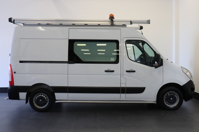 Renault Master 2.3 dCi 130PK L2H2 EURO 6 - Airco - Navi - Cruise - € 11.900,- Excl. Renault Master 2.3 dCi 130PK L2H2 EURO 6 - Airco - Navi - Cruise - € 11.900,- Excl.
