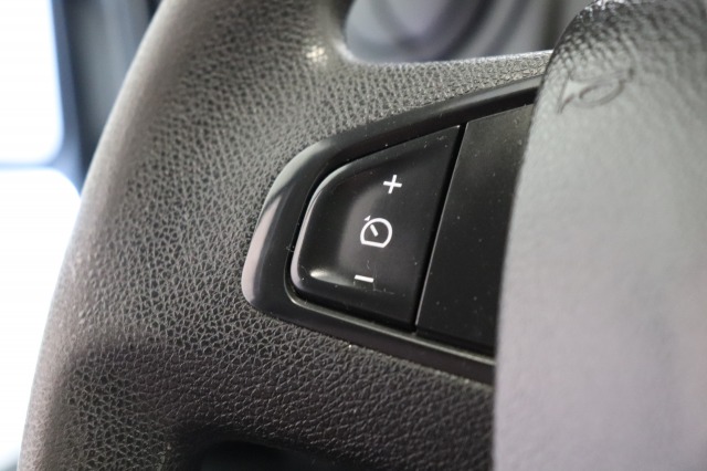 Renault Master 2.3 dCi 130PK L2H2 EURO 6 - Airco - Navi - Cruise - € 11.900,- Excl. Renault Master 2.3 dCi 130PK L2H2 EURO 6 - Airco - Navi - Cruise - € 11.900,- Excl.