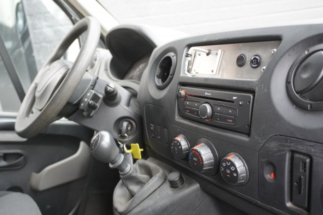 Renault Master 2.3 dCi 130PK L2H2 EURO 6 - Airco - Navi - Cruise - € 11.900,- Excl.