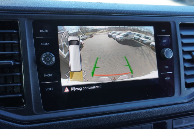 Volkswagen Crafter 2.0 TDI 140PK L3H3 EURO 6 - Airco - Navi - Cruise - € 17.900,-  Excl.