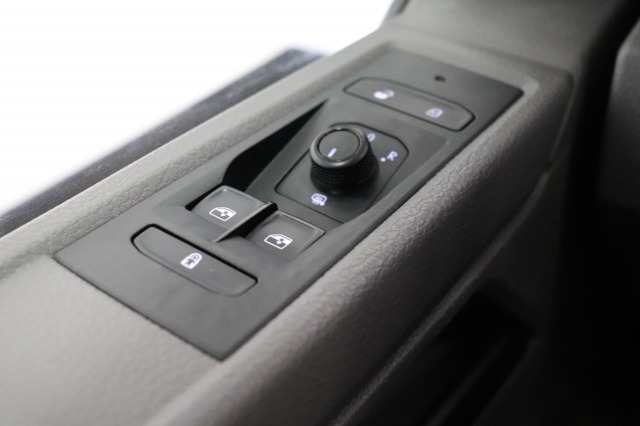 Volkswagen Transporter 2.0 TDI 150PK Automaat EURO 6 - Airco - Cruise - PDC - € 14.900,- Excl.