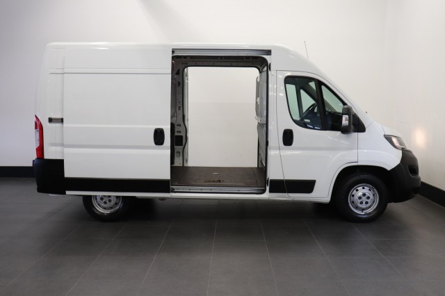 Peugeot Boxer 2.2 BlueHDi 120PK L2H2 2x Schuifdeur - Airco - Navi - Cruise - € 11.950,- Excl.